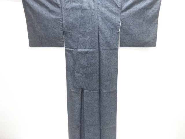  草花模様織り出し本場泥大島紬着物